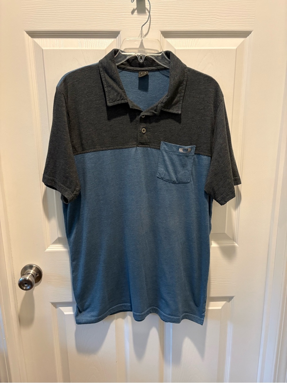 Oakley Men's Two-Tone Blue & Charcoal Polo
